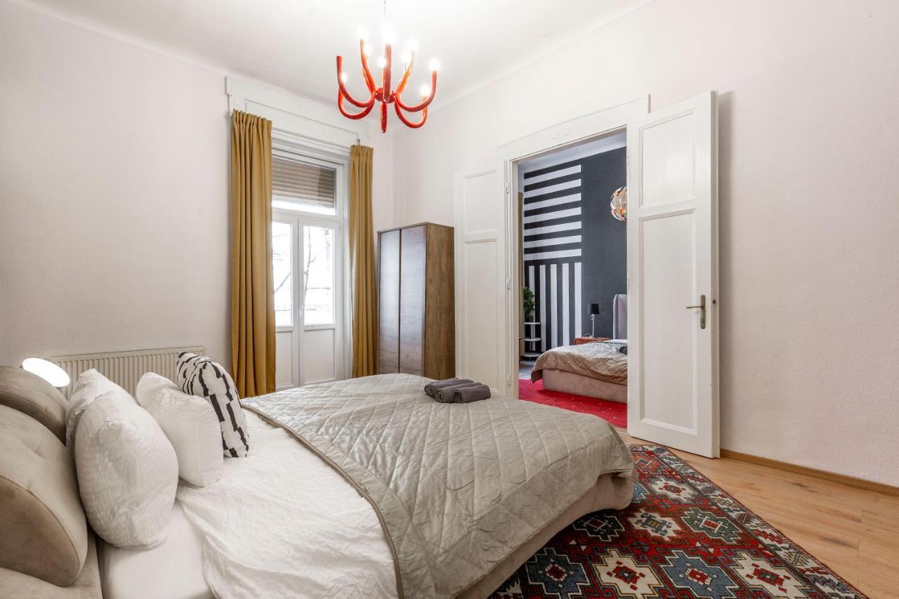 Deluxe Dohany Residence Next To The New York Cafe Budapest Esterno foto
